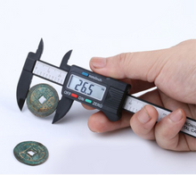 Load image into Gallery viewer, Plastic high precision Electronic digital display vernier caliper
